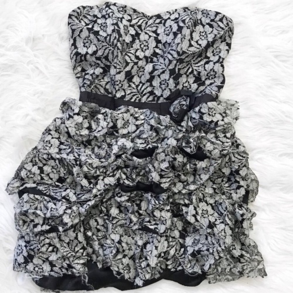 American Rags Stretch Tiered Strapless Sweetheart Neckline Silver Rose Layer